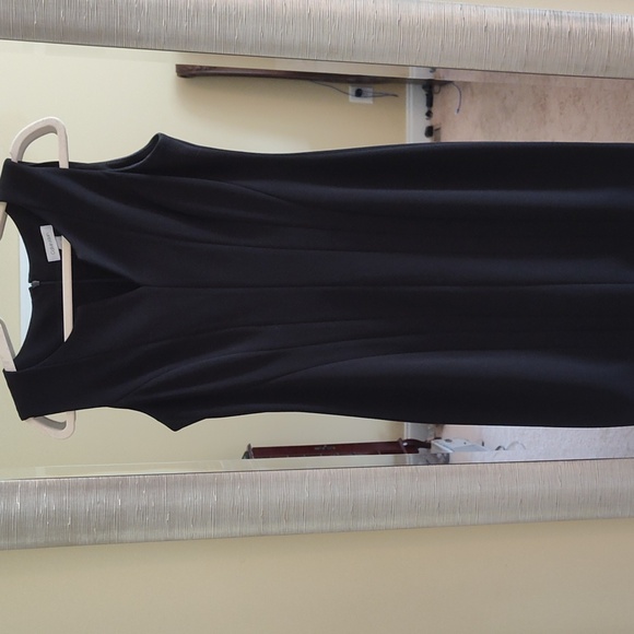 Calvin Klein Designer black sheath dress darted - Picture 2 of 2